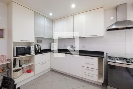 Apartamento à venda com 136m², 4 quartos e 1 vagaCozinha