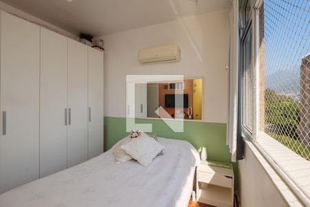 Apartamento à venda com 136m², 4 quartos e 1 vagaQuarto 2