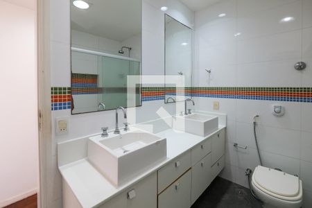 Apartamento à venda com 136m², 4 quartos e 1 vagaBanheiro Corredor