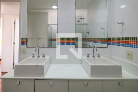Banheiro Corredor de apartamento à venda com 4 quartos, 136m² em Andaraí, Rio de Janeiro