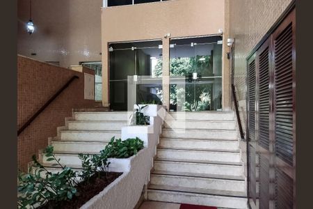 Apartamento à venda com 136m², 4 quartos e 1 vagaFachada e portaria