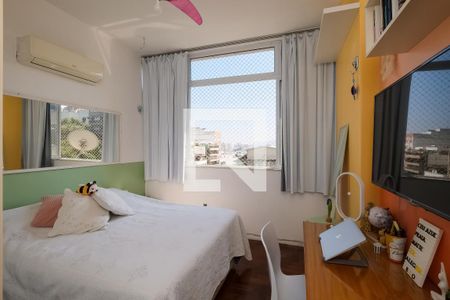Apartamento à venda com 136m², 4 quartos e 1 vagaQuarto 2
