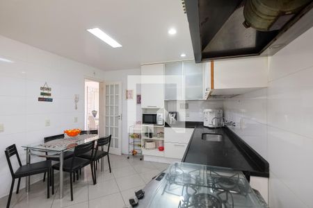 Apartamento à venda com 136m², 4 quartos e 1 vagaCozinha