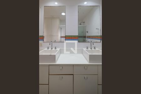 Apartamento à venda com 136m², 4 quartos e 1 vagaBanheiro Corredor