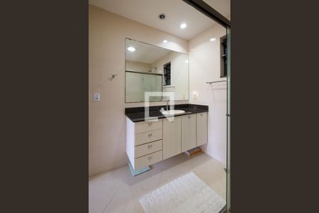 Apartamento à venda com 136m², 4 quartos e 1 vagaBanheiro da Suíte