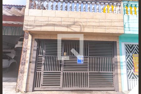 Casa à venda com 156m², 2 quartos e 2 vagas Casa à venda com 156m², 2 quartos e 2 vagasFachada