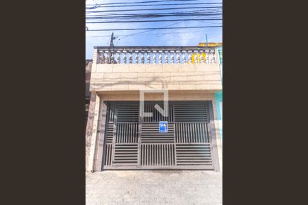 Casa à venda com 156m², 2 quartos e 2 vagas Casa à venda com 156m², 2 quartos e 2 vagasFachada