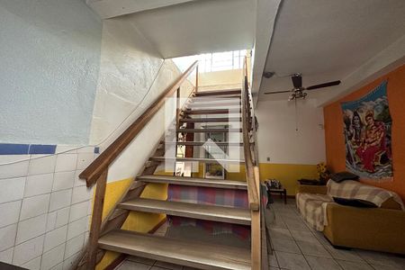 Escada de casa à venda com 2 quartos, 400m² em Rio dos Sinos, São Leopoldo