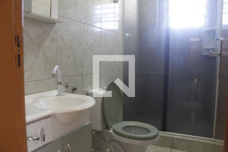 Banheiro de apartamento para alugar com 1 quarto, 39m² em Sumaré, Alvorada