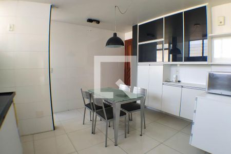 Apartamento à venda com 170m², 3 quartos e 3 vagas Apartamento à venda com 170m², 3 quartos e 3 vagasCozinha