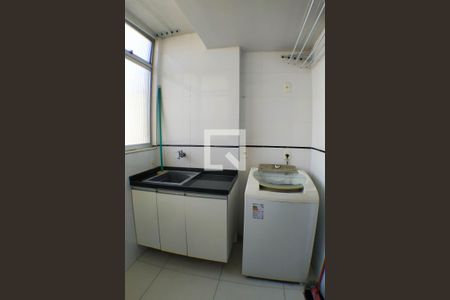 Apartamento à venda com 170m², 3 quartos e 3 vagas Apartamento à venda com 170m², 3 quartos e 3 vagasLavanderia