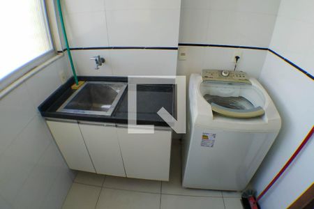 Apartamento à venda com 170m², 3 quartos e 3 vagas Apartamento à venda com 170m², 3 quartos e 3 vagasLavanderia