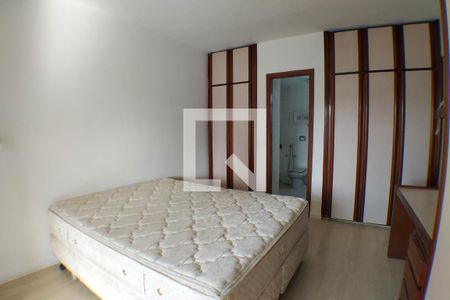 Apartamento à venda com 170m², 3 quartos e 3 vagas Apartamento à venda com 170m², 3 quartos e 3 vagasSuíte