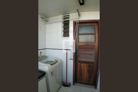 Apartamento à venda com 170m², 3 quartos e 3 vagas Apartamento à venda com 170m², 3 quartos e 3 vagasLavanderia