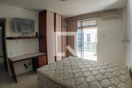 Apartamento à venda com 170m², 3 quartos e 3 vagas Apartamento à venda com 170m², 3 quartos e 3 vagasSuíte