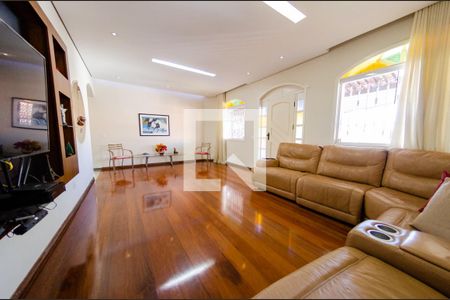 Sala de casa à venda com 6 quartos, 1185m² em Lagoinha, Belo Horizonte