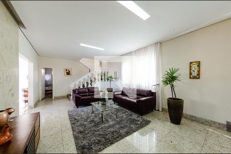 Sala 2 de casa à venda com 6 quartos, 1185m² em Lagoinha, Belo Horizonte