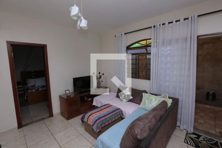 Sala de casa à venda com 3 quartos, 860m² em Novo Eldorado, Contagem