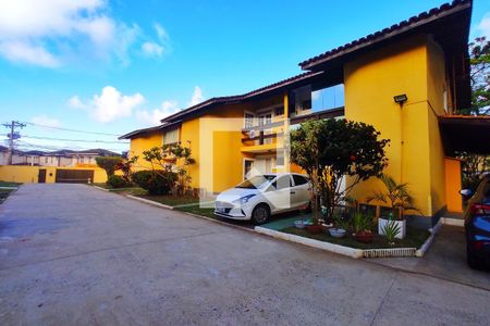 Fachada do Prédio de apartamento para alugar com 1 quarto, 55m² em Pituaçu, Salvador