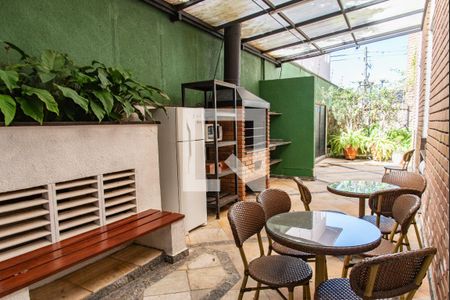 Apartamento à venda com 176m², 4 quartos e 2 vagas Apartamento à venda com 176m², 4 quartos e 2 vagasChurrasqueira