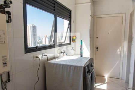 Apartamento à venda com 176m², 4 quartos e 2 vagas Apartamento à venda com 176m², 4 quartos e 2 vagasÁrea de serviço