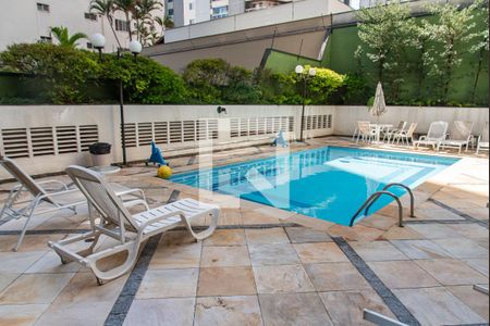 Apartamento à venda com 176m², 4 quartos e 2 vagas Apartamento à venda com 176m², 4 quartos e 2 vagasPiscina