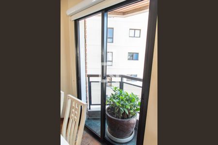 Apartamento à venda com 176m², 4 quartos e 2 vagas Apartamento à venda com 176m², 4 quartos e 2 vagasVaranda da sala de jantar