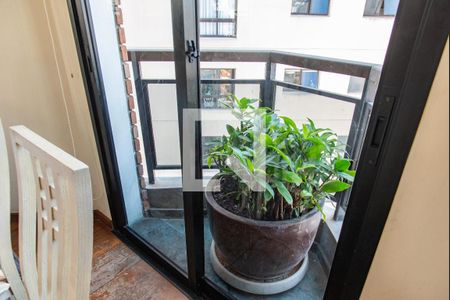 Apartamento à venda com 176m², 4 quartos e 2 vagas Apartamento à venda com 176m², 4 quartos e 2 vagasVaranda da sala de jantar