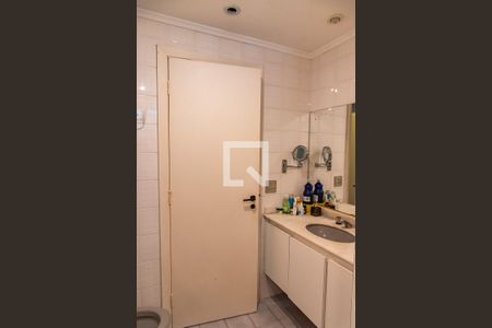 Apartamento à venda com 176m², 4 quartos e 2 vagas Apartamento à venda com 176m², 4 quartos e 2 vagasBanheiro