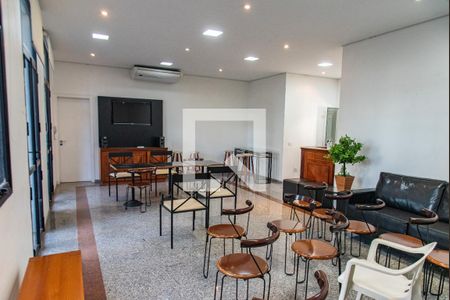 Apartamento à venda com 176m², 4 quartos e 2 vagas Apartamento à venda com 176m², 4 quartos e 2 vagasSalão de festas