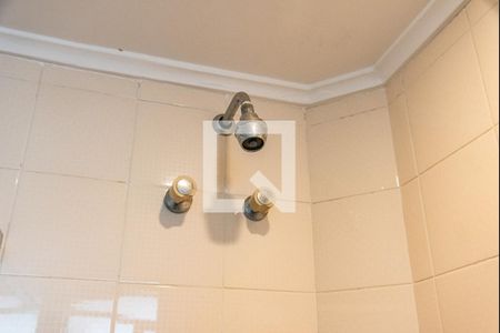 Apartamento à venda com 176m², 4 quartos e 2 vagas Apartamento à venda com 176m², 4 quartos e 2 vagasBanheiro da suíte 1