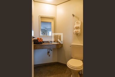 Apartamento à venda com 176m², 4 quartos e 2 vagas Apartamento à venda com 176m², 4 quartos e 2 vagasLavabo