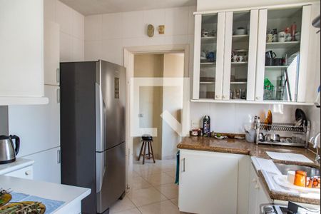 Apartamento à venda com 176m², 4 quartos e 2 vagas Apartamento à venda com 176m², 4 quartos e 2 vagasCozinha