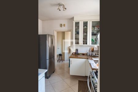 Apartamento à venda com 176m², 4 quartos e 2 vagas Apartamento à venda com 176m², 4 quartos e 2 vagasCozinha