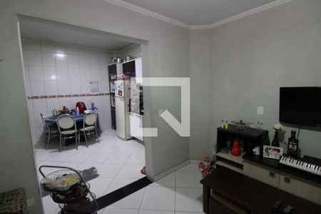 Sala de estar de casa para alugar com 4 quartos, 120m² em Santa Teresinha, São Paulo