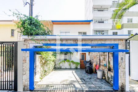 Casa à venda com 140m², 4 quartos e 2 vagas Casa à venda com 140m², 4 quartos e 2 vagasFachada