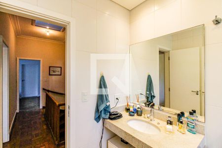 Casa à venda com 140m², 4 quartos e 2 vagas Casa à venda com 140m², 4 quartos e 2 vagasBanheiro