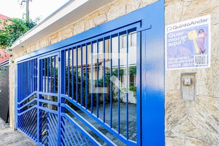 Casa à venda com 140m², 4 quartos e 2 vagas Casa à venda com 140m², 4 quartos e 2 vagasFachada