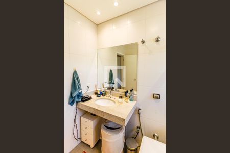 Casa à venda com 140m², 4 quartos e 2 vagas Casa à venda com 140m², 4 quartos e 2 vagasBanheiro