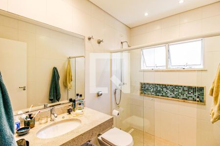 Casa à venda com 140m², 4 quartos e 2 vagas Casa à venda com 140m², 4 quartos e 2 vagasBanheiro