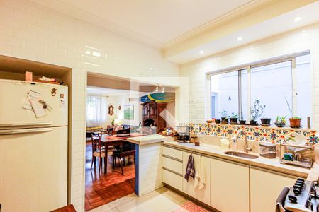 Casa à venda com 140m², 4 quartos e 2 vagas Casa à venda com 140m², 4 quartos e 2 vagasCozinha