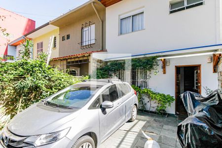 Casa à venda com 140m², 4 quartos e 2 vagas Casa à venda com 140m², 4 quartos e 2 vagasGaragem