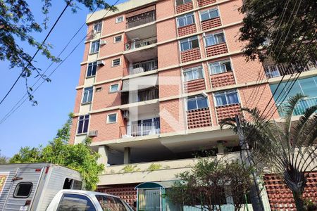 Apartamento à venda com 75m², 2 quartos e 1 vaga Apartamento à venda com 75m², 2 quartos e 1 vagaFachada