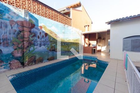 Casa à venda com 319m², 4 quartos e 3 vagas Casa à venda com 319m², 4 quartos e 3 vagasPiscina