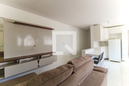 Sala de casa para alugar com 1 quarto, 70m² em Vila Arizona, Itaquaquecetuba