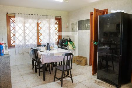 Casa de condomínio à venda com 720m², 6 quartos e 6 vagasCozinha 