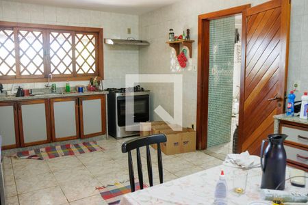 Casa de condomínio à venda com 720m², 6 quartos e 6 vagasCozinha 