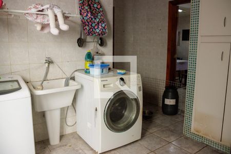 Casa de condomínio à venda com 720m², 6 quartos e 6 vagasÁrea de Serviço