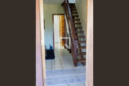 Casa de condomínio à venda com 720m², 6 quartos e 6 vagasEscada