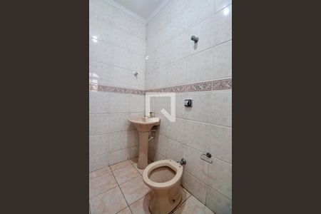 Banheiro Social de casa para alugar com 2 quartos, 90m² em Jardim das Maravilhas, Santo André